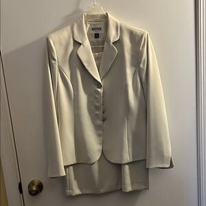 Kasper Petite Skirt And Jacket Suit